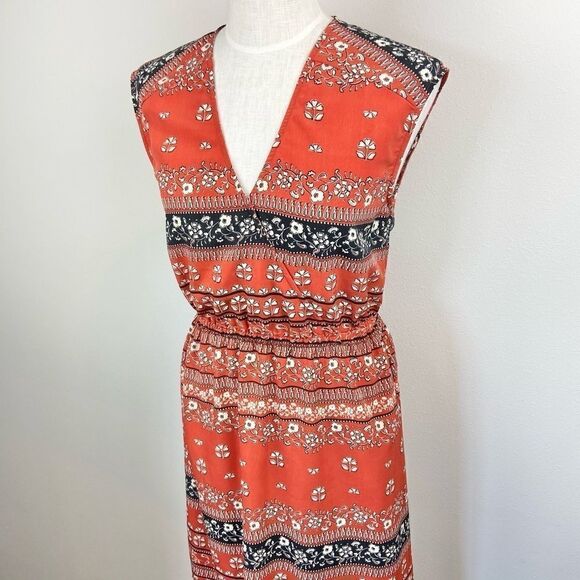 Cupcakes & Cashmere Stacie Wrap Dress - Picture 2 of 6